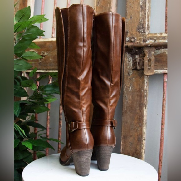 NWT PIERRE DUMAS Knee High Vegan Leather Riding Heeled Boots - Picture 9 of 12